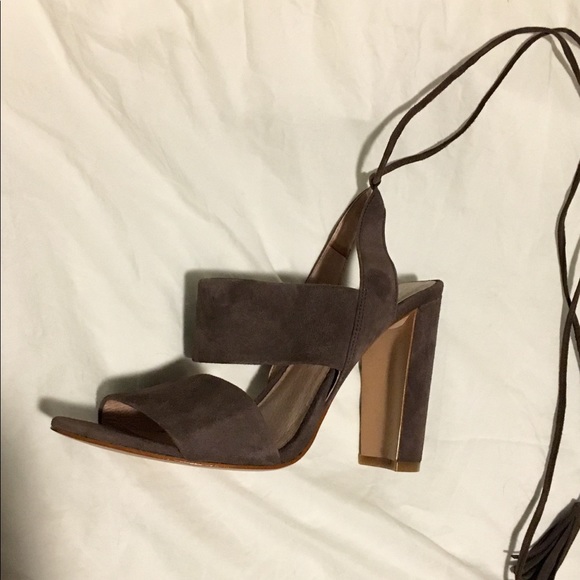 Madewell Shoes - Madewell Octavia Tassel Sandal